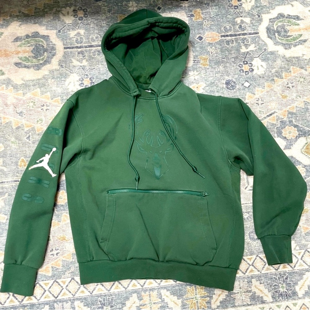 NBA Milwaukee Bucks Sweatshirt